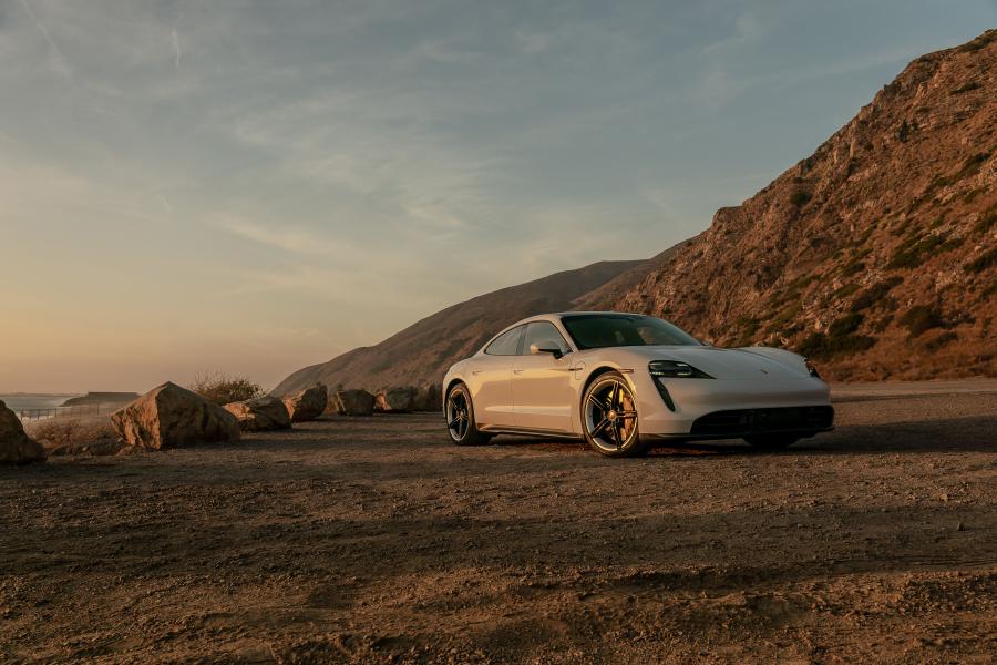  Porsche Taycan Turbo S 2019 года  (NA) (фото 16 из 40)